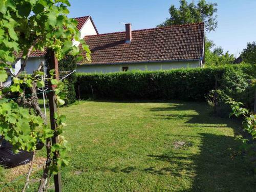 Holiday Home In Balatonmariaf�rdo 26243
