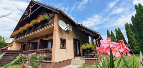 Varga Gardens Balatonm�riaf�rd?