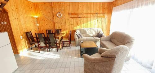 Varga Gardens Balatonm�riaf�rd?