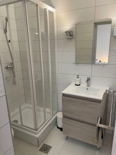 Hostal Pingvin Cukr�szda Apartman Fels? Szint
