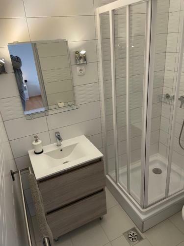 Hostal Pingvin Cukr�szda Apartman Fels? Szint