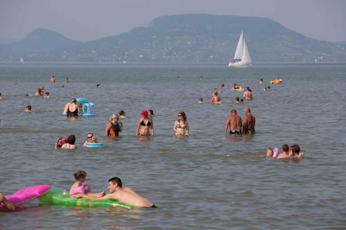 Holiday Home In Balatonmariaf�rdo 19440
