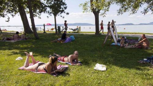 Holiday Home In Balatonmariaf�rdo 19440