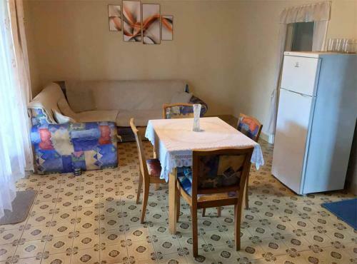 Holiday Home In Balatonmariaf�rdo 19593