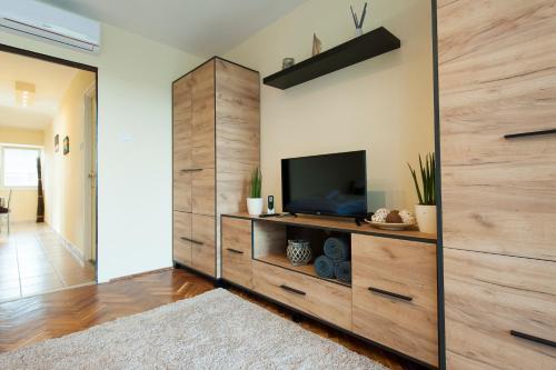 Bier-lak Apartman House 71