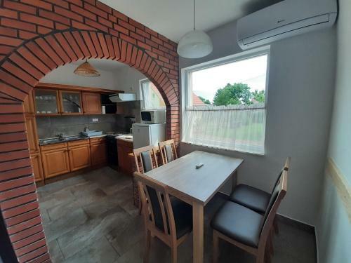 42 F�r�helyes Apartman