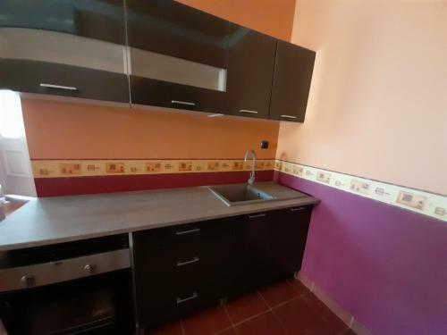 Fekete B�r�ny Apartman