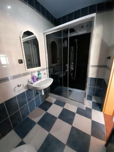 Fekete B�r�ny Apartman