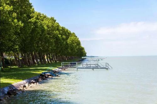 Lido Riviera Sunshine Apartman Balatonlelle
