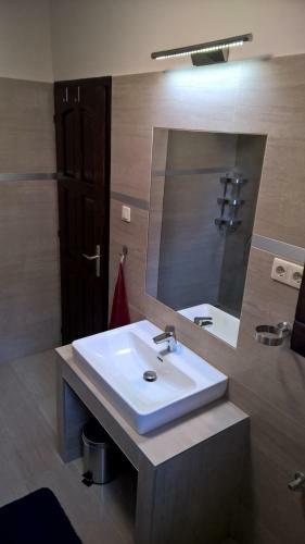 J�zminvir�g Apartman