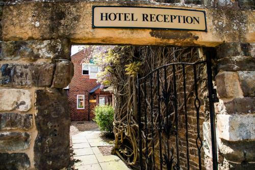 Old Wisteria Hotel