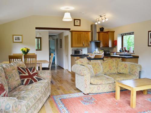 Lakeside Lodge