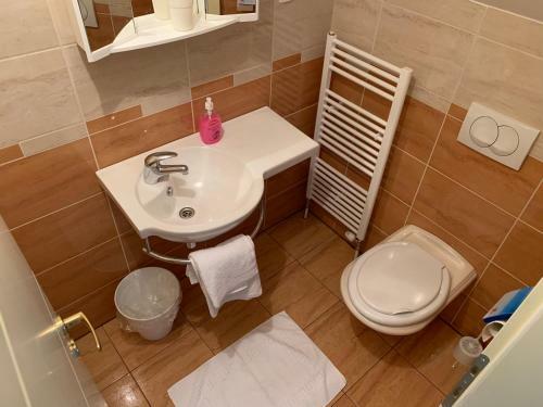 Hostal Vinarija Zlatar