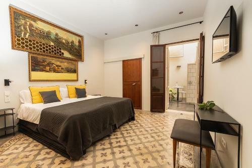 Hotel Unic - Turisme D'interior