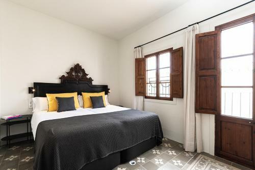 Hotel Unic - Turisme D'interior