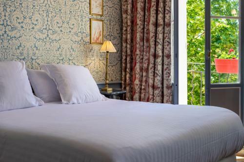 Hotel Caf� De Paris