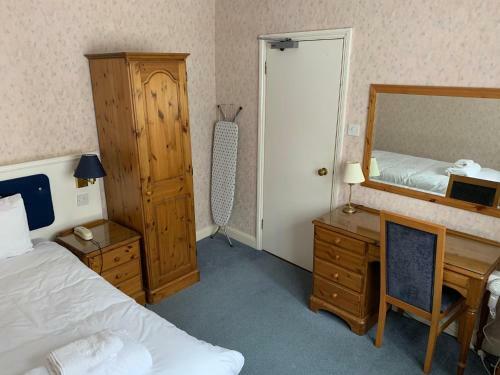 Yelf's Hotel