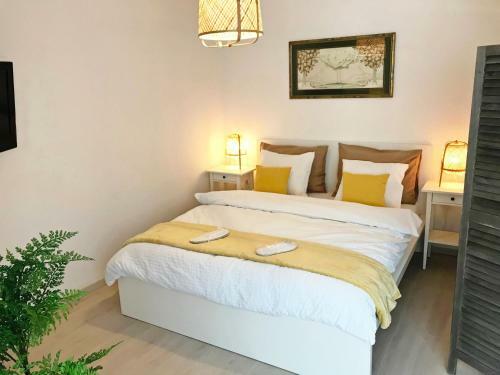Hostal Monikarooms