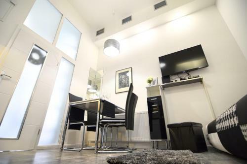 Lea Apartment - Free Parking In Front For 2 Cars