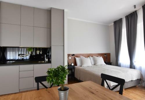 Karlo Main Square Apartments