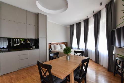Karlo Main Square Apartments