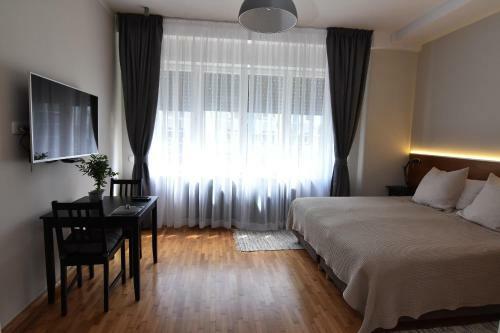 Karlo Main Square Apartments