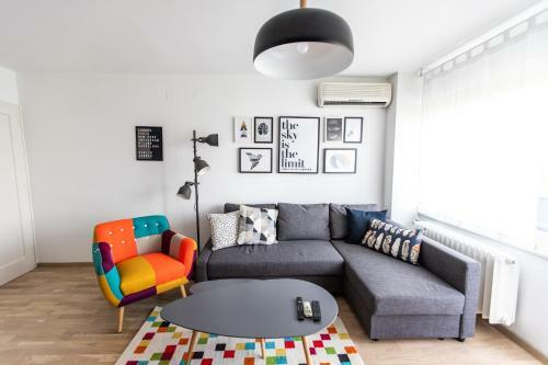 Blue Sky Apartment