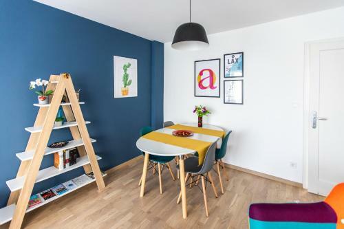 Blue Sky Apartment