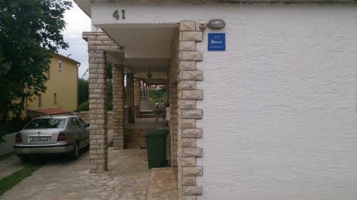 Apartments Mony