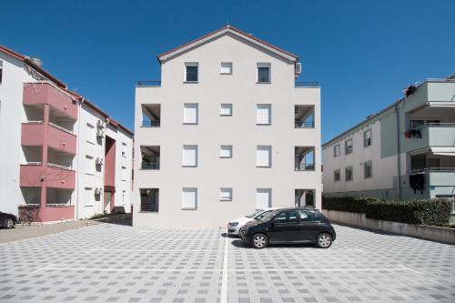 Apartment Hera****