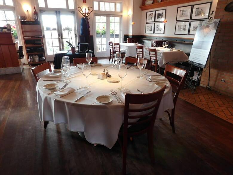 Hotel Pine Inn