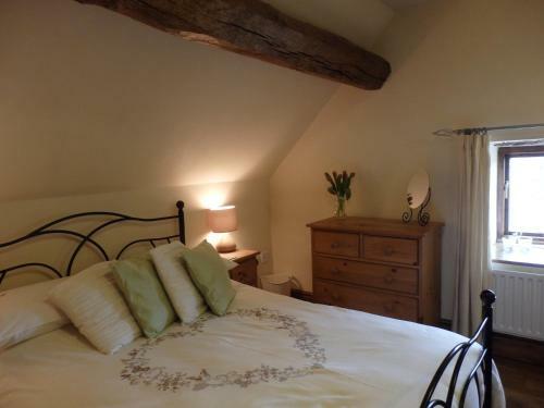 Lodge Pillarbox Cottage