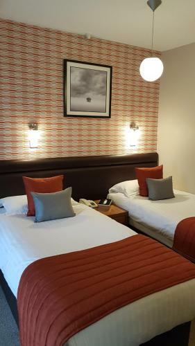 The Poplars Hotel
