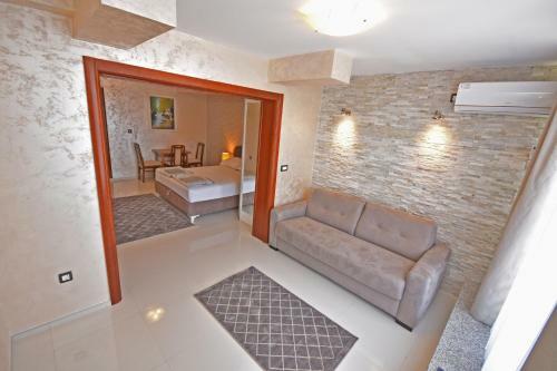 Apartments Daki