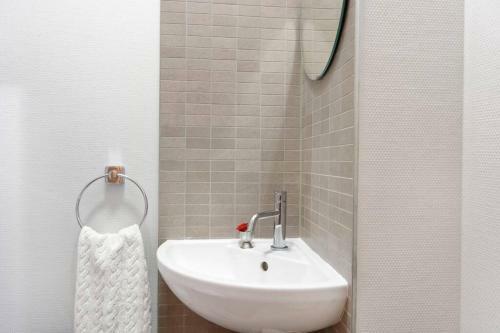 Luxury 2bed Apartment City Center -free Parking