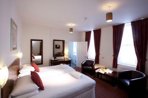 Park Central Hotel