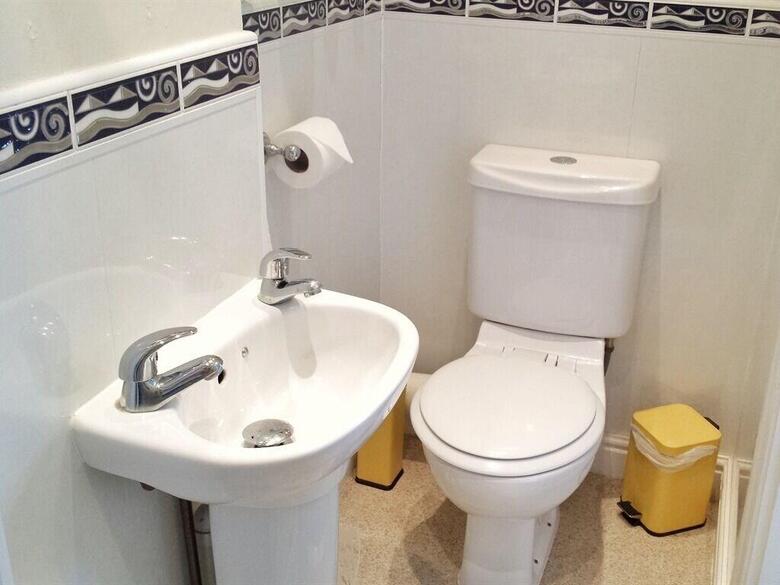 Hostal The Strand Hotel