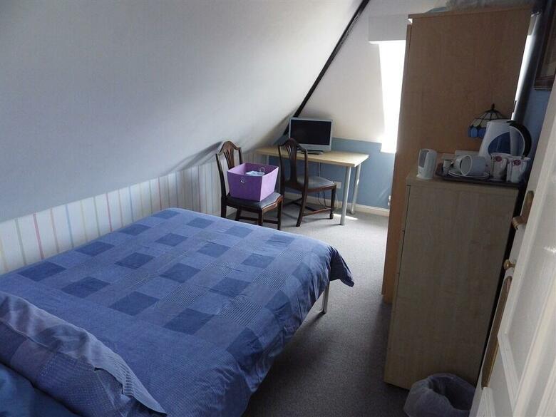 Hostal The Strand Hotel