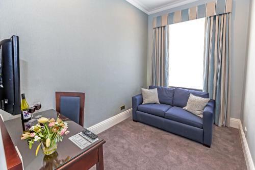 Hotel Connaught Lodge