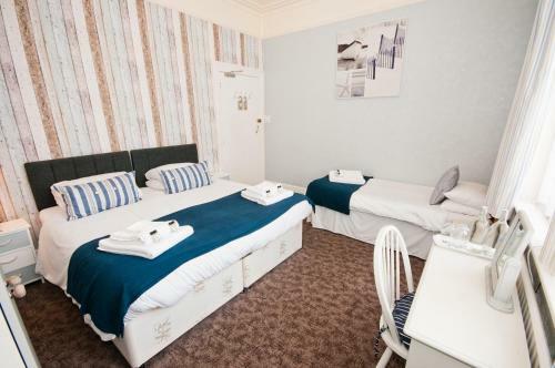 Bed & Breakfast Waves In