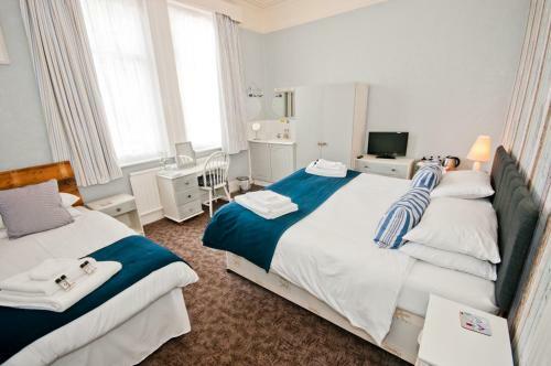 Bed & Breakfast Waves In