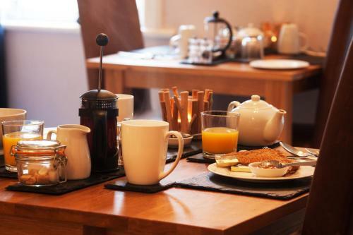 Bed & Breakfast Waves In