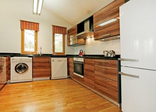 Ballyhoura Mountain Luxury Holiday Lodge No 13