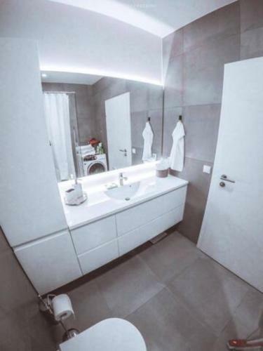 Apartamento Luxury New Apt In Downtown (83 Sqm)