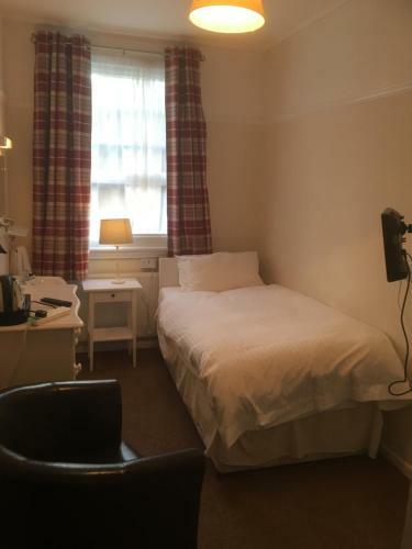 Bed & Breakfast Elmdon Lodge
