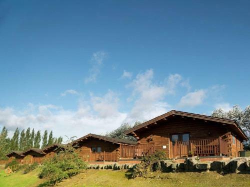 Lake View Lodges