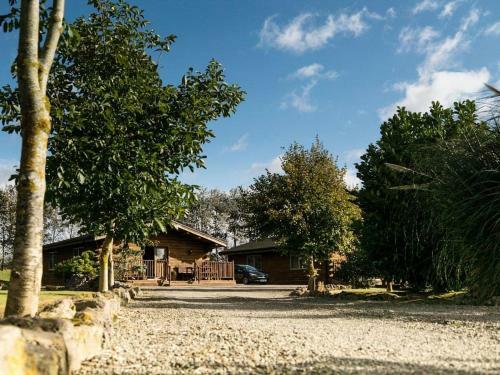 Lake View Lodges