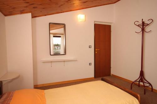 Apartments With A Parking Space Manjadvorci, Marcana - 7445