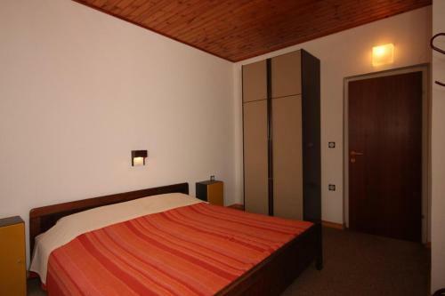 Apartments With A Parking Space Manjadvorci, Marcana - 7445