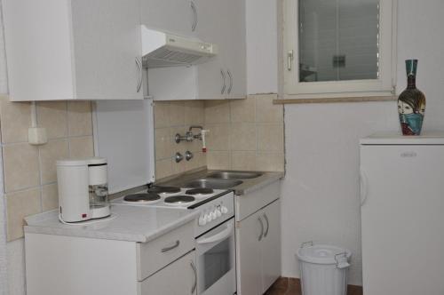 Apartment In Barbat With Balcony, Air Conditioning 660-3